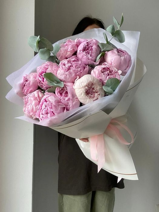 Пионы свежие Sarah Bernhardt