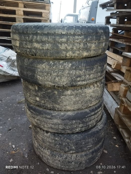 Продам резину на газель.