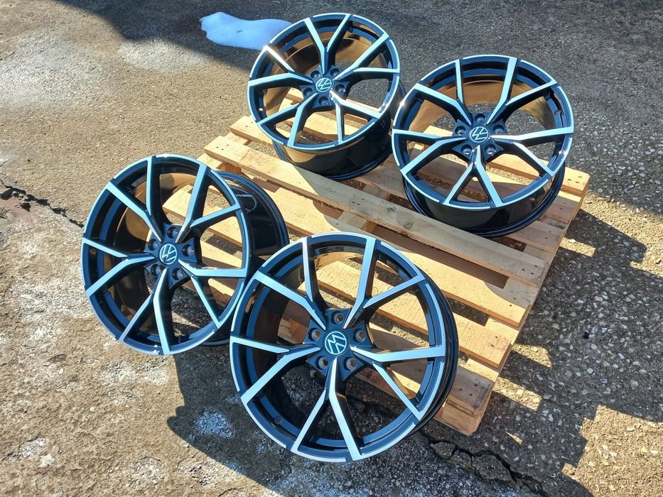 19" 5x112 Vw Gti Golf Passat Tiguan 8j et45 57.1 Seat Škoda Polish  Black