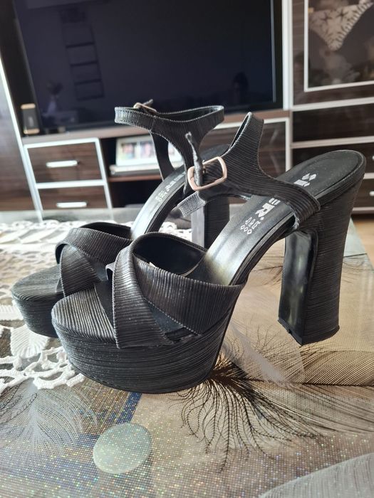 Официални токчета