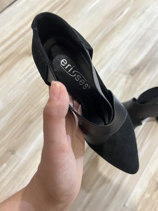 Натуральные замшевые туфли