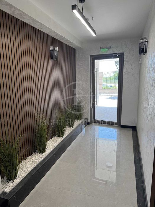 Продава се Тристаен апартамент в Пловдив, Беломорски - 121 кв.м за 1612 €/кв.м - Снимка #8