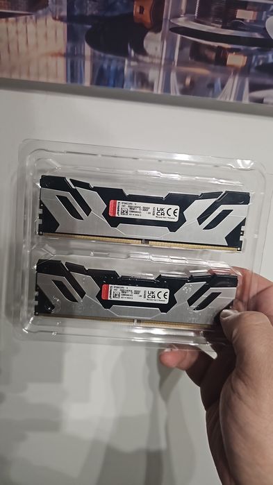 DDR5 32gb (16x2) 6400 mhz cl32 kingston renegade