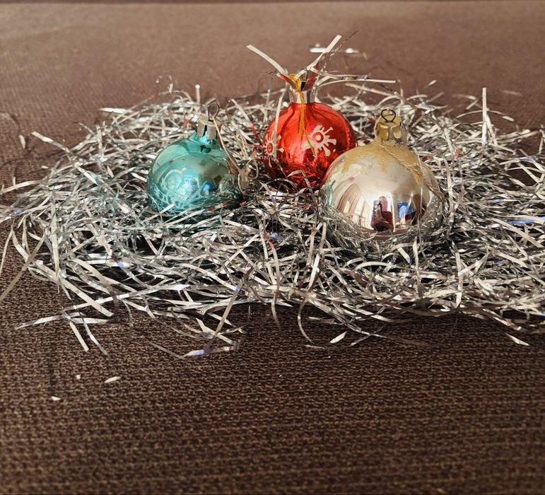 Новогодние дожди бусы игрушки