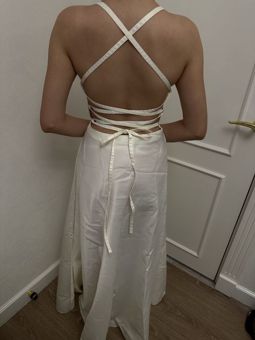 платья вечерние