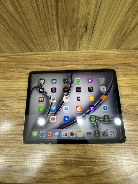 iPad Air M3 space gray 100%