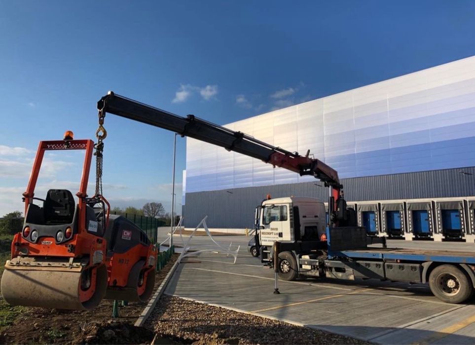Transport Utilaje, Tractoare,  Inchiriez Macara