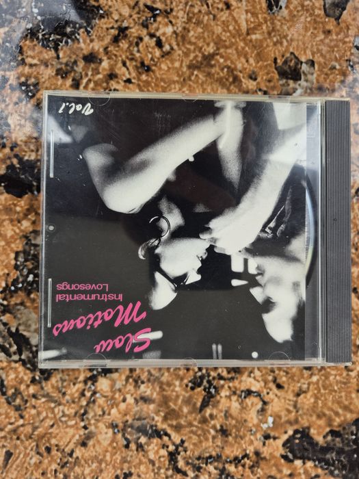 Vand 7 CD muzica usoara mixta straina artisti internationalii 

- vide