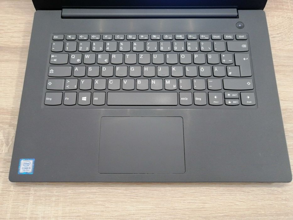 Lenovo V130-14IKB , 14'' Fhd , i5 7200U , 8 gb ram , 120 gb Ssd