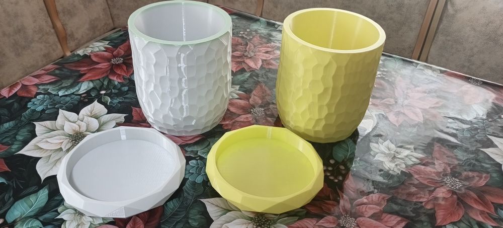 Продаю цветочные горшки