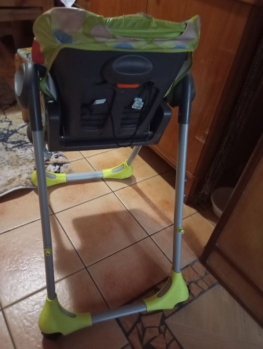 Продается детский стульчик для кормления Chicco