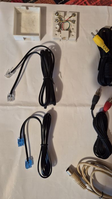 Lot cabluri telefon+audio-video 2xrca+diverse