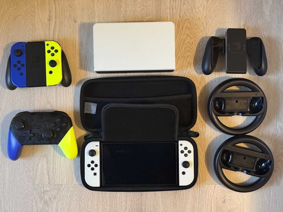Nintendo Switch OLED + extra