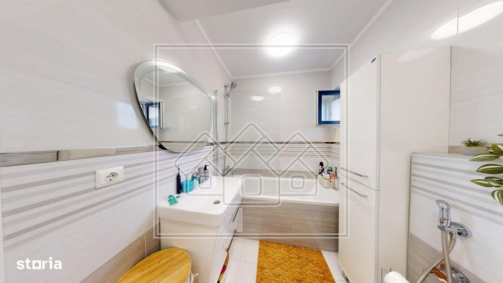 Apartament cu 2 camere, balcon, 2 locuri de parcare - zona buna