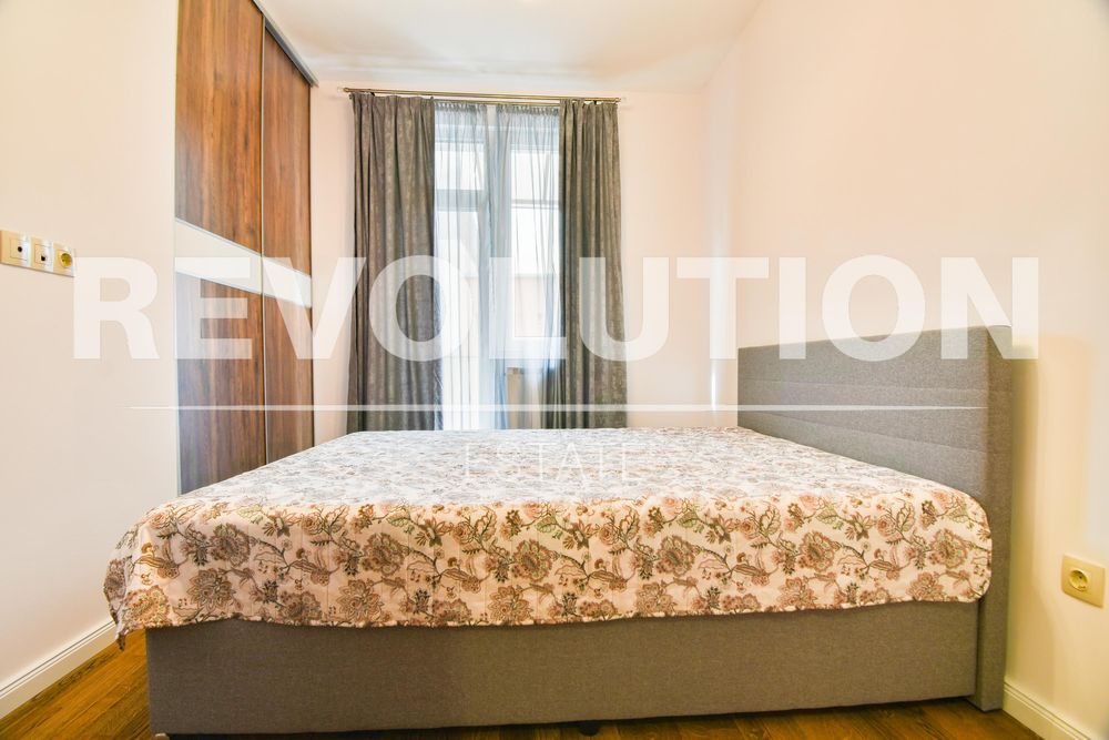 Дава се под наем Тристаен апартамент в София, Център - 110 кв.м за 1450 € - Снимка #6