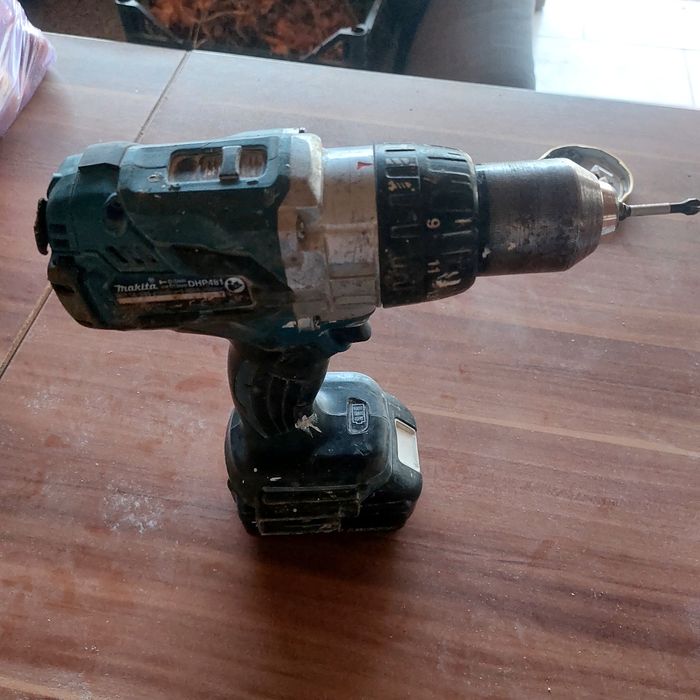 Vand  filetanta makita 481 pentru  piese