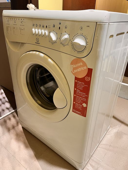 Пералня Indesit WA8