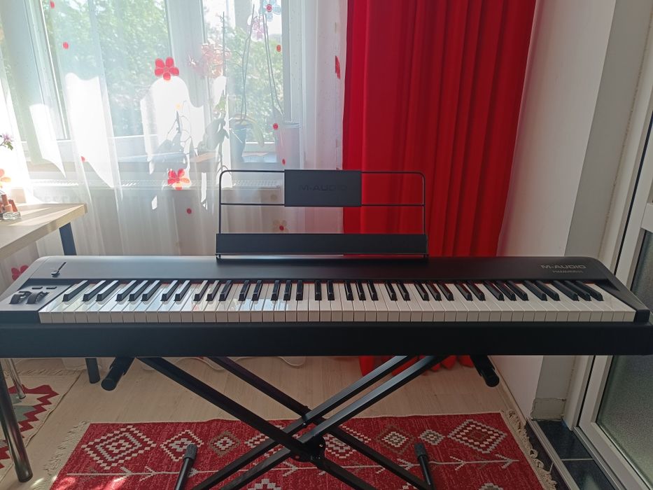 M-Audio Hammer 88 + stativ
