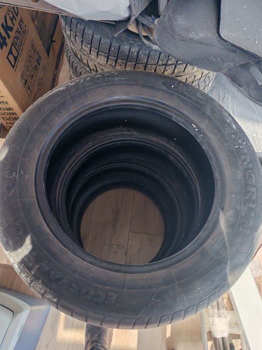 Продам резину 205/60/16