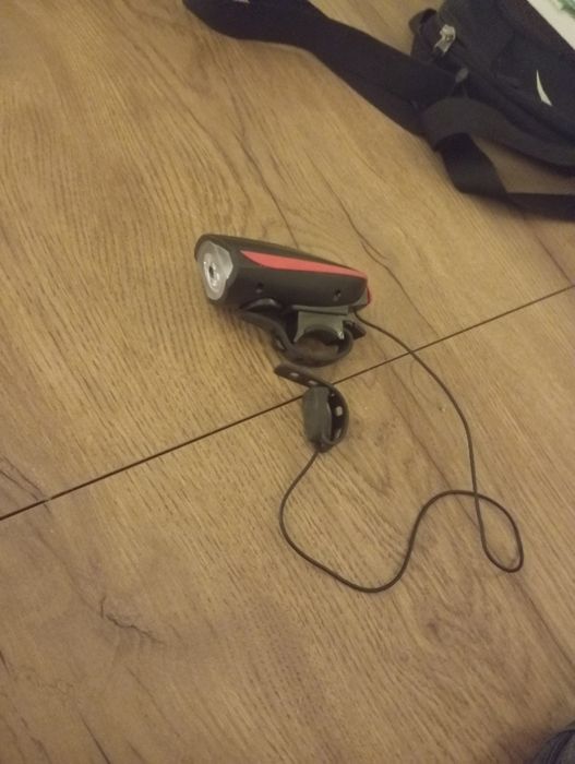 Фонарик для велосипеда с мощным звонком