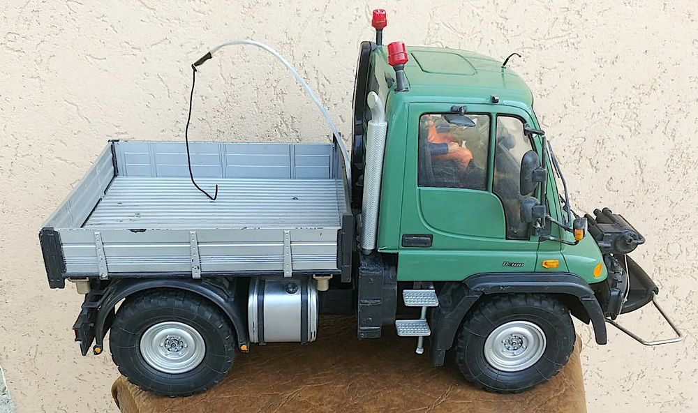 Carson Mercedes-Benz Unimog U300 1:12 mașinuța RC. Gen 2