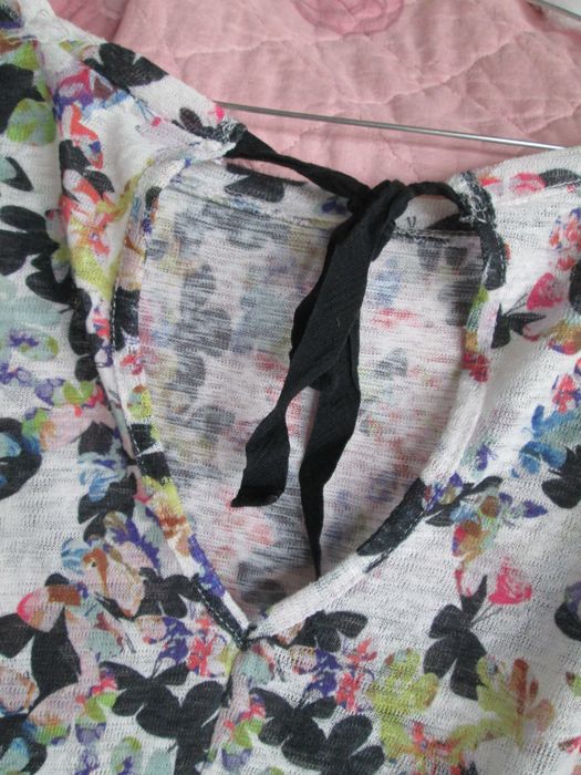 bluza fina  cu fluturi dame Bershka S
