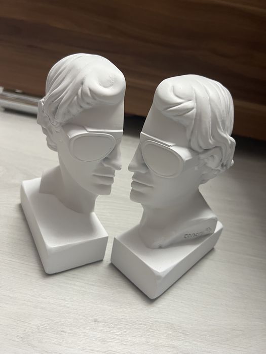 Suport de carte statue