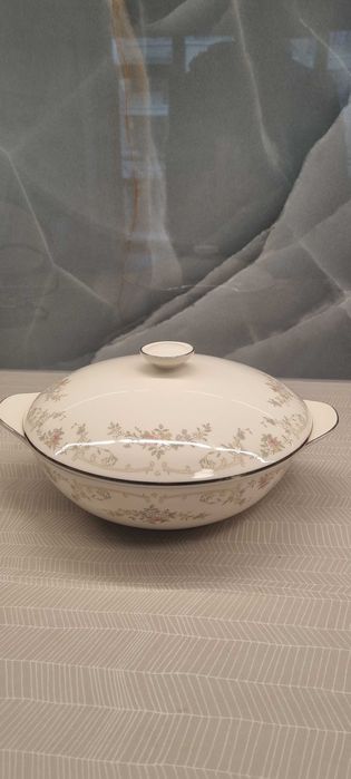 Порцеланов супник, съд за топло сервиране Royal Doulton
