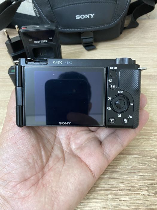 Продам Sony ZV-E10 c 16-50mm