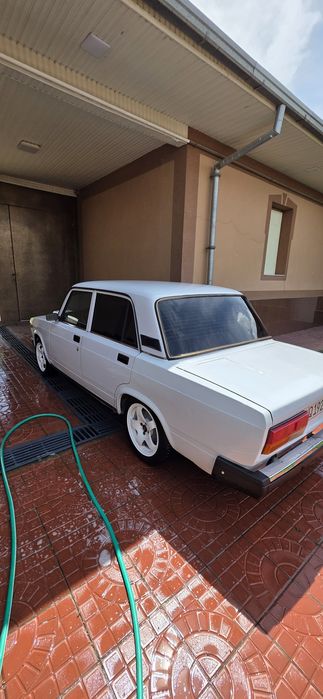 Vaz 2107 sotladi