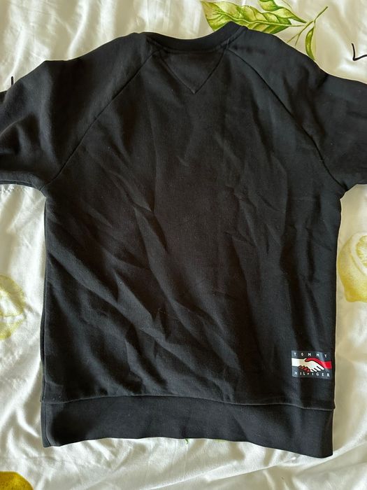 Bluza tommy hilfinger marimea s originala