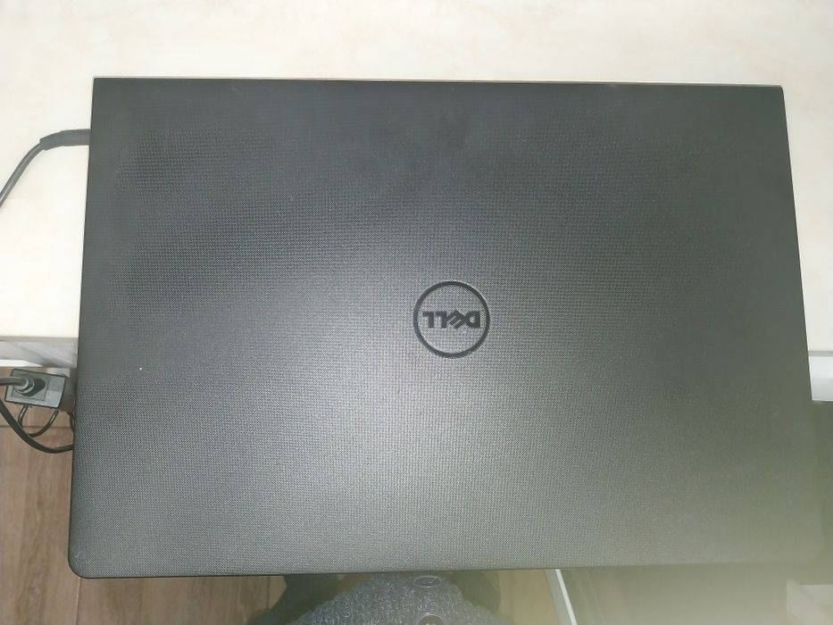 Лаптоп DELL работещ