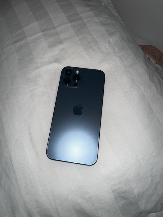 Продам айфон 12про макс 128гб