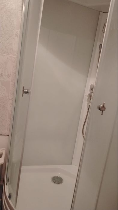 Продам душевую кабину