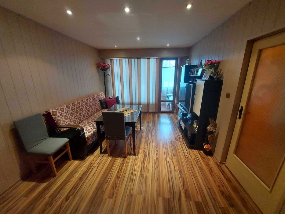 Продава се Тристаен апартамент в Търговище, Запад 2 - 76 кв.м за 1128 €/кв.м - Снимка #10