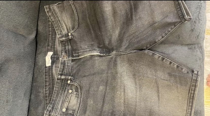Pantaloni scurti  de blugi zarra marime L/44