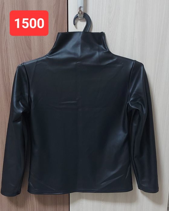 Продам женские кофточки