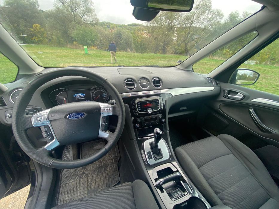 Ford galaxy negru automata