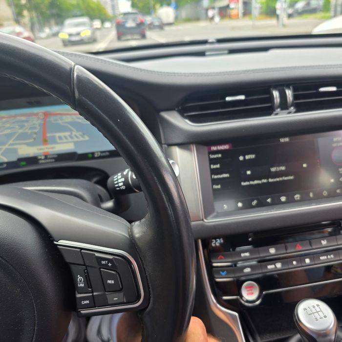 Jaguar XF  Euro  6  bord  digital 2017