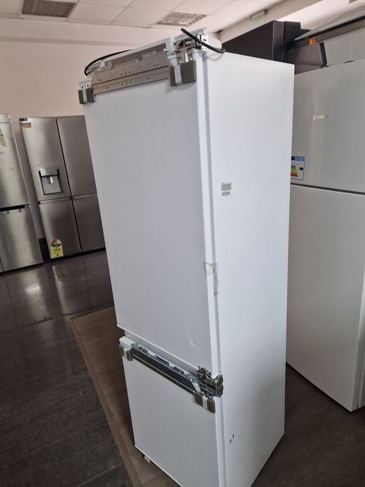 Хладилник за вграждане Samsung No Frost Чисто нов