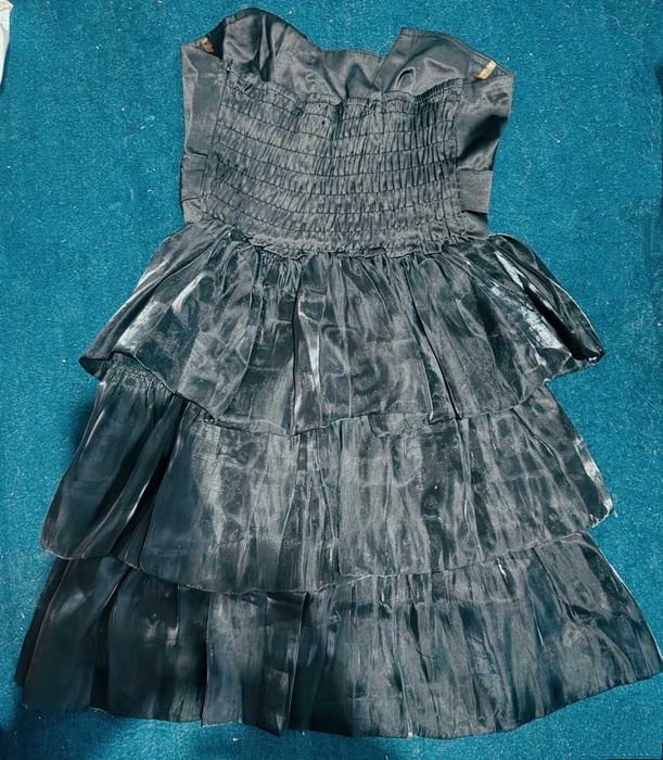 Женские вечерние платья..