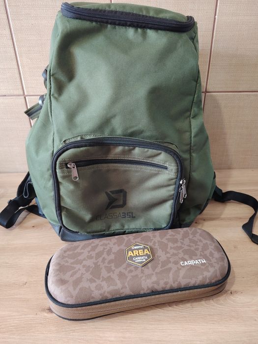 Rucsac&penar monturi pescuit Delphin!