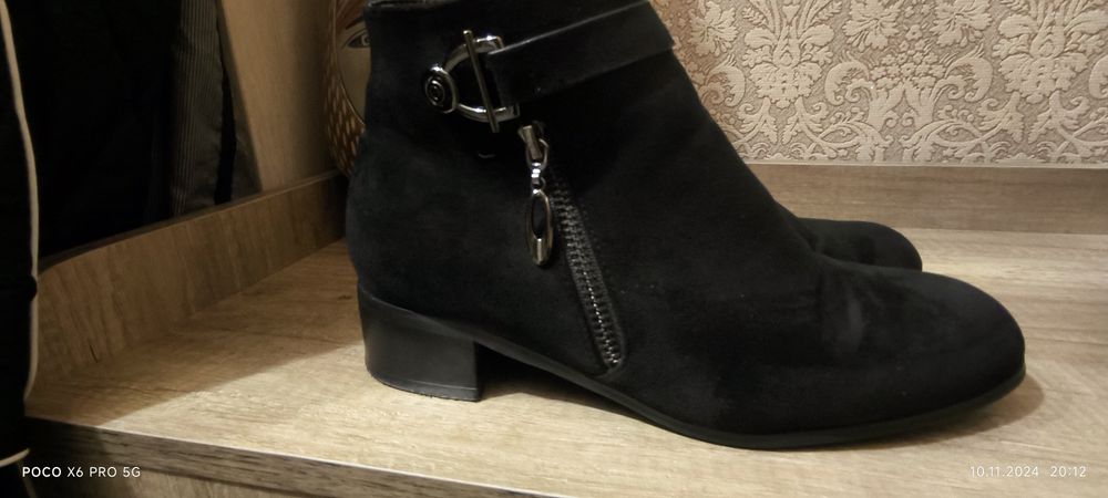 Замшевые женские сапожки