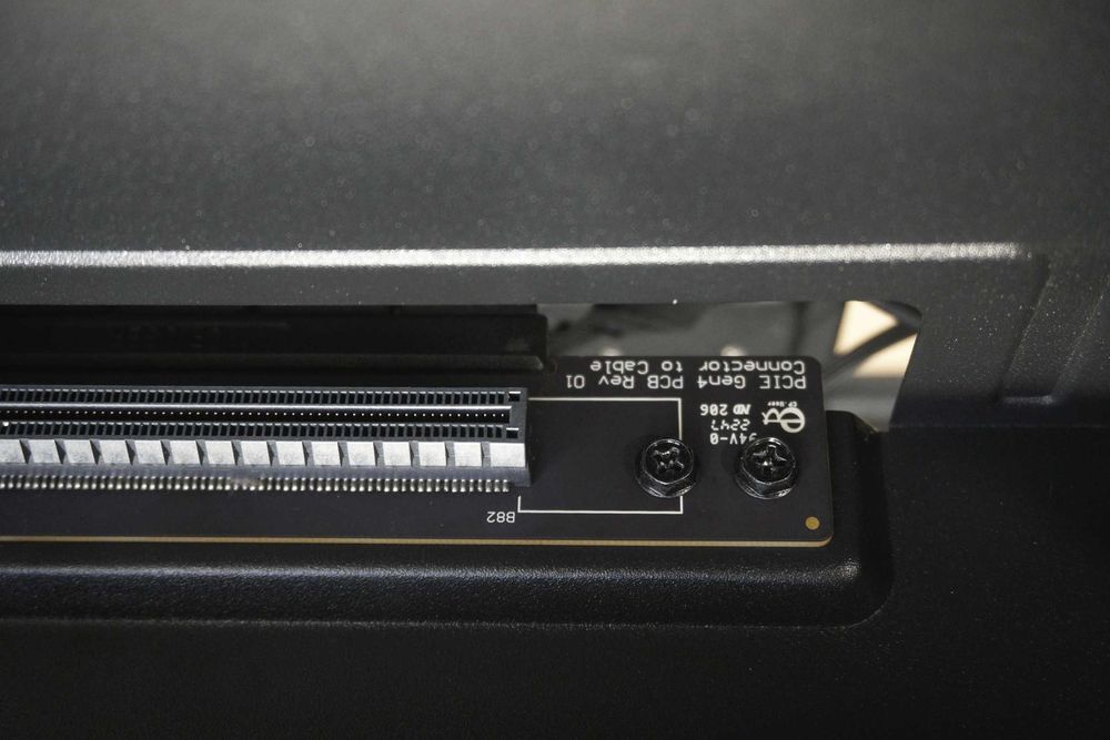 Компютърна кутия Acer Predator ATX с 3 RGB Вентилатора и PCIE Riser / Вкл.ДДС
