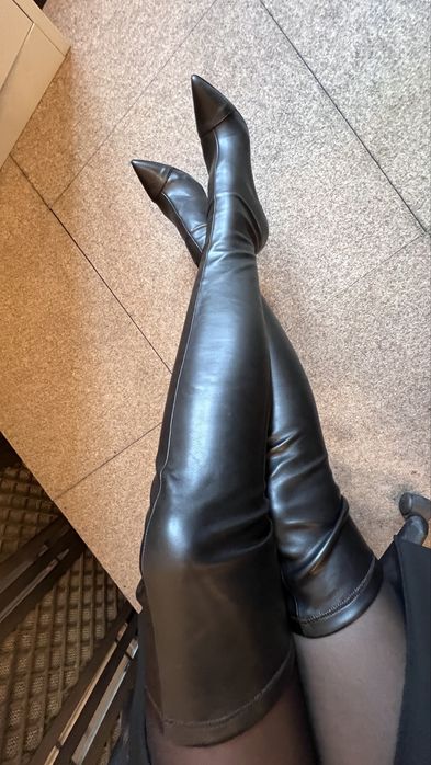 Cizme din piele elastica