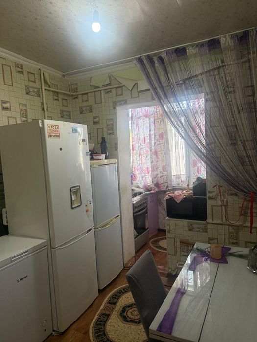 2х ком. кв.продам в 10мкр дом 10