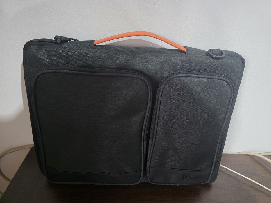 Vand laptop 2 in 1 cu touchscreen nou