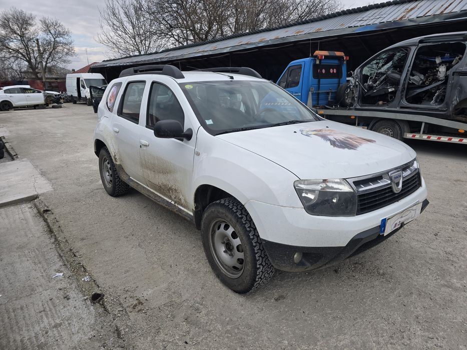 Dacia Duster 4x4 1.5 DCI 2012/ 6 trepte anv noi ac  usor avariat