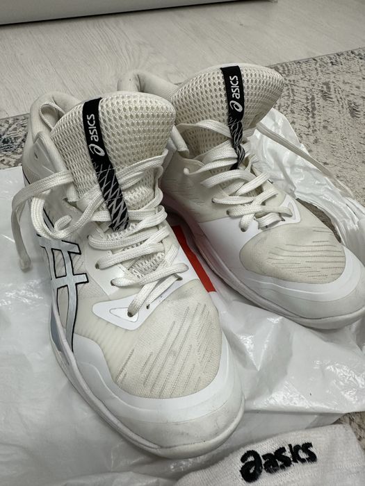 Кроссовки asics