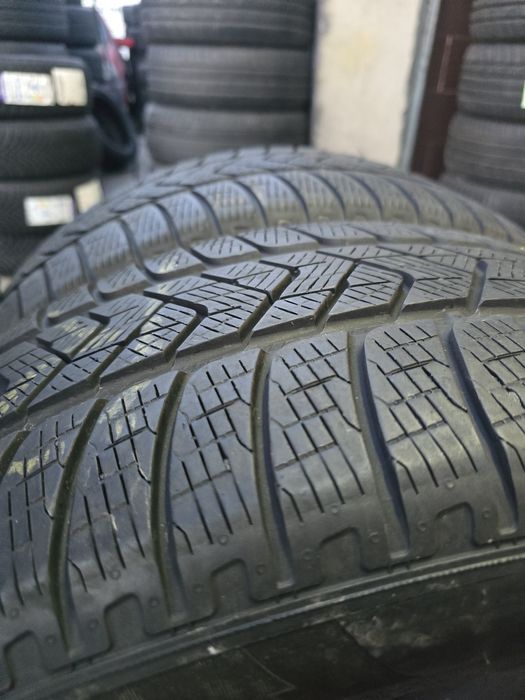 Anvelope iarna 235 50 20